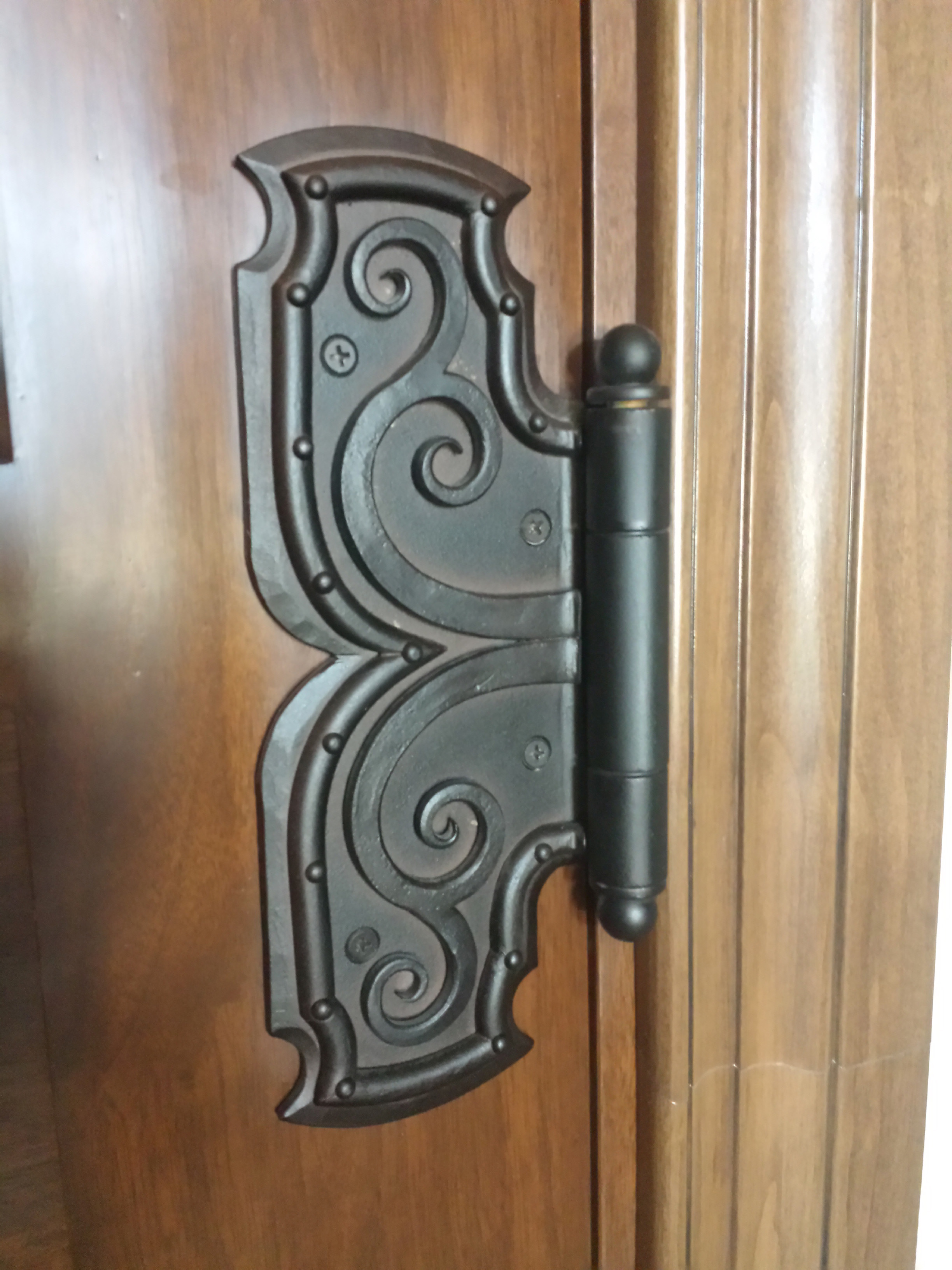 1-of-6-hinges-for-large-double-doors.Forged-and-riveted-construction